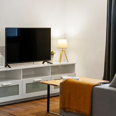 Lodging Apartments Liceu 11 Barselona Dış mekan fotoğraf